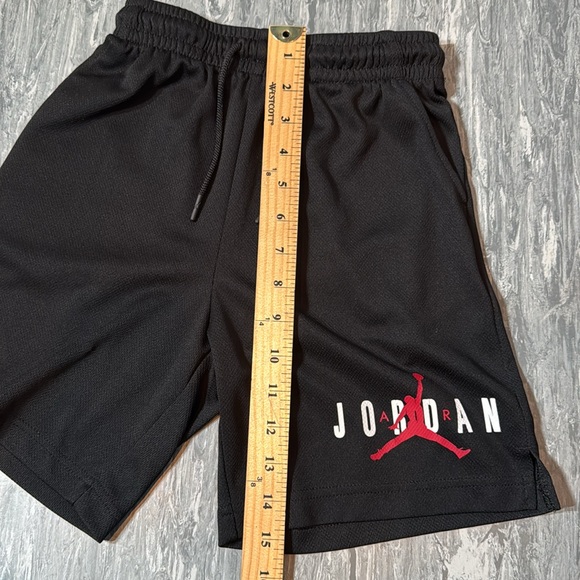 ❤️3/$30 Jordan Air Black and Red Athletic Shorts with Logo - Picture 7 of 8